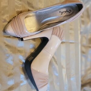 Guess Women's Heels in Cream and Black